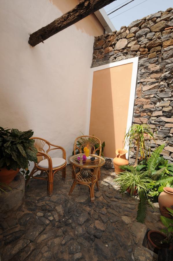 The Colonial Guest House São Filipe Buitenkant foto